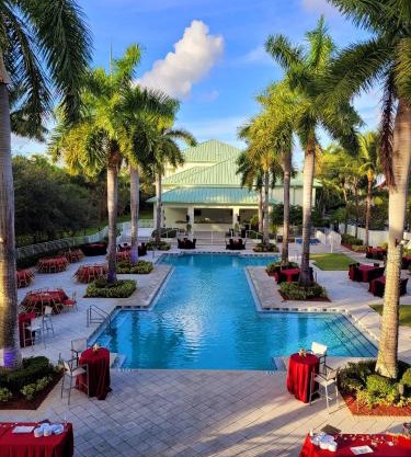 Doral Pool 310 by WaveProperties