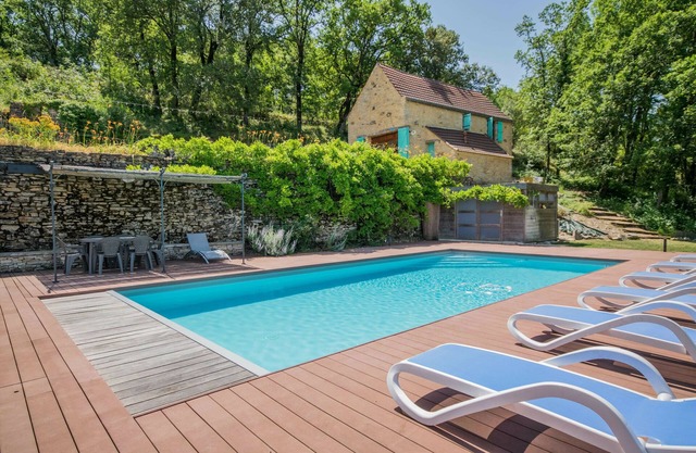 Dordogne Poolside Escape