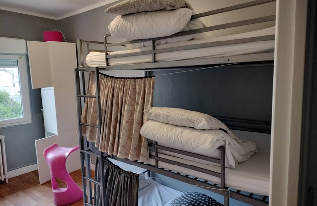 Dormitory bed toulouse minimes
