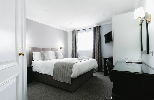 Double Ensuite at New Inn Hotel