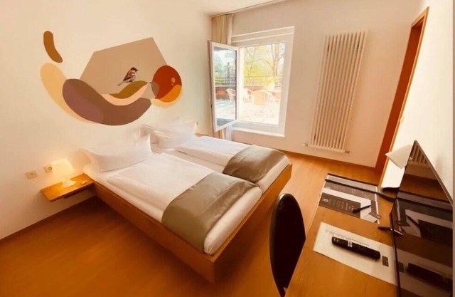 Double Room Ensuite in Hotel Ulmer Stuben