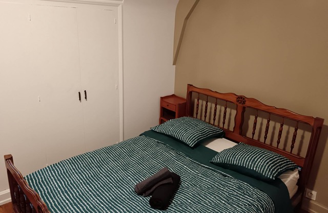 Double room in Ty Coz in downtown Carhaix