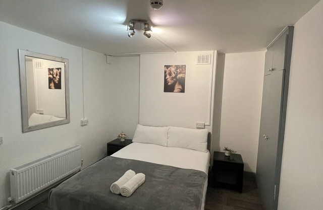 Double Room - Shared Bathroom