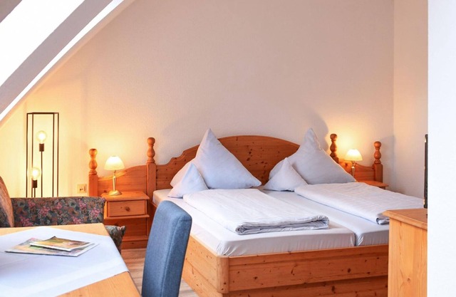 Double room with living area, shower, toilet, non-smoking - Weinheber - hotel and wine bar