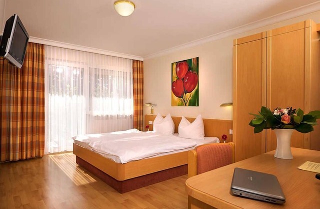 Double room with toilet and shower - Hotel Heuboden