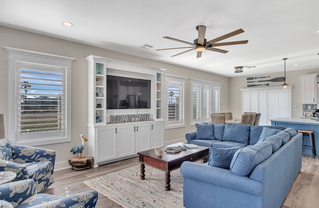 Downtime | Pet Friendly, Walk to Beach, Pool