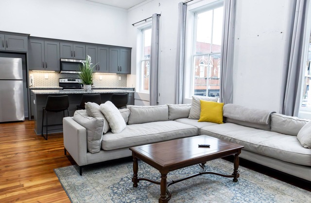 Downtown Central Park Loft 3