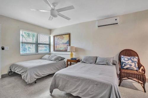 Downtown Hollywood, Holiday Retreat at Dania Beach