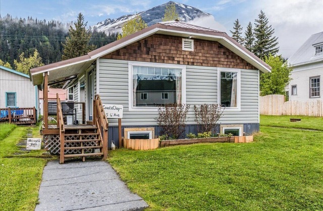 Downtown Home with Waterfront Views and Gallery.