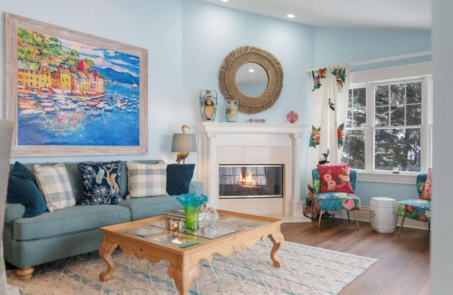 Downtown Luxury Penthouse Views & Location