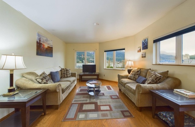 Downtown Ocean view Apt, next to Cruise Ship Docks