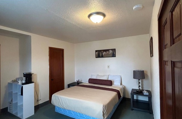 Downtown Suite – Steps from Sealife Center and Walking Distance to Everything!
