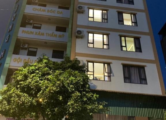 Dragon hotel