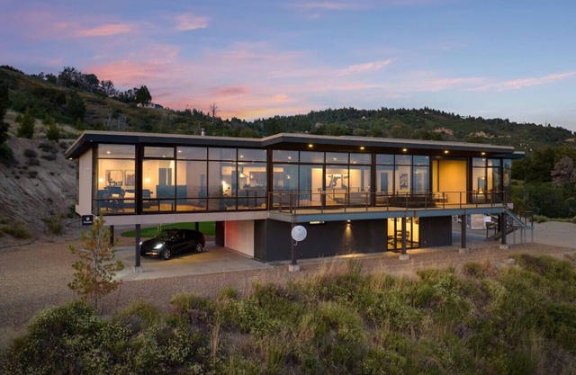 Dream House Hot Tub Hideaway on 20 Acres with Full Gym, Pool Table and Ping Pong