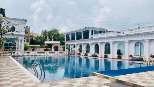 Dream Palace Resort