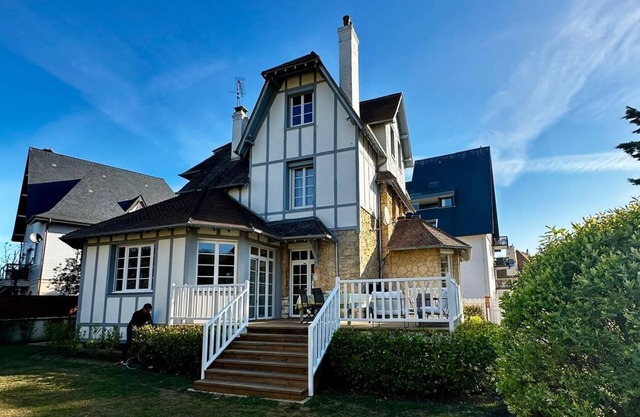 Dream villa 50 meters from the beach!