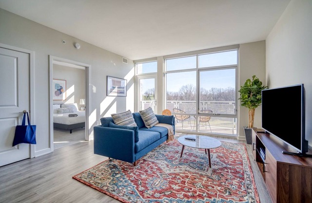 Dreamy Fairfax 1BR w/Gym, Pool & W/D, nr Theater, by Blueground