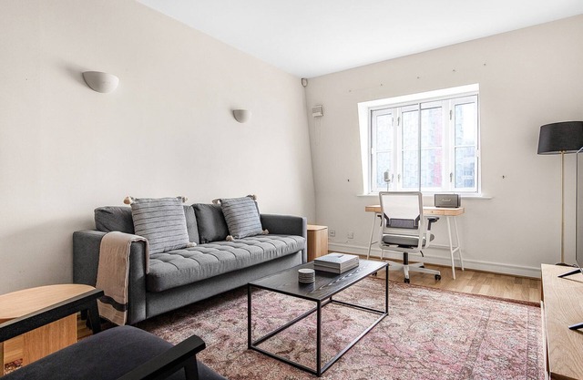 Dreamy London Bridge 2BR, nr The Shard & Tube Station, by Blueground
