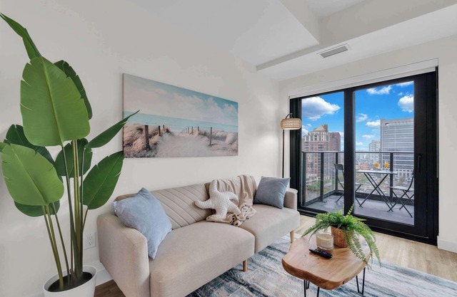 Driftwood Heights DT | Gym | City Views