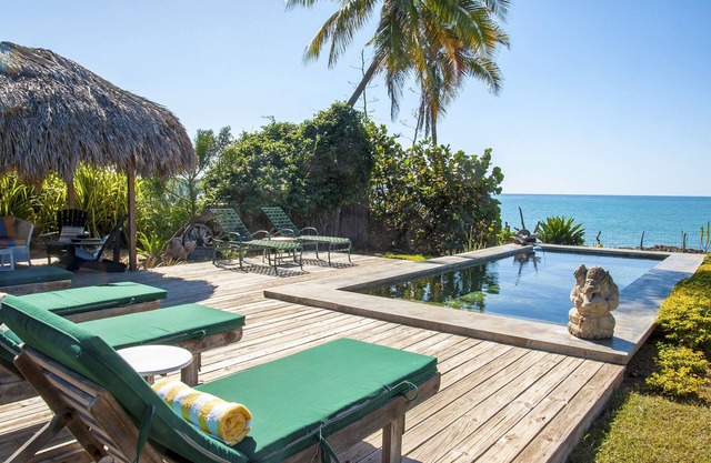 Driftwood Private Seafront Villa w/Pool, 3-Bedrooms & Private Cook
