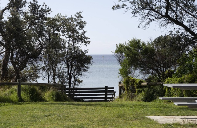 Dromana By The Bay :1 min walk to the beach.
