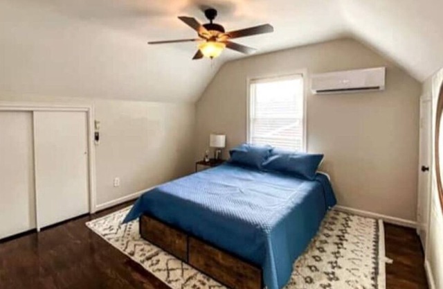 Dudleys Duplex Near Grandin Village