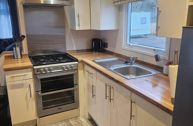DunoonCaravan/2Bed/Sleeps4/ScenicwWalks/Tv/Wifi