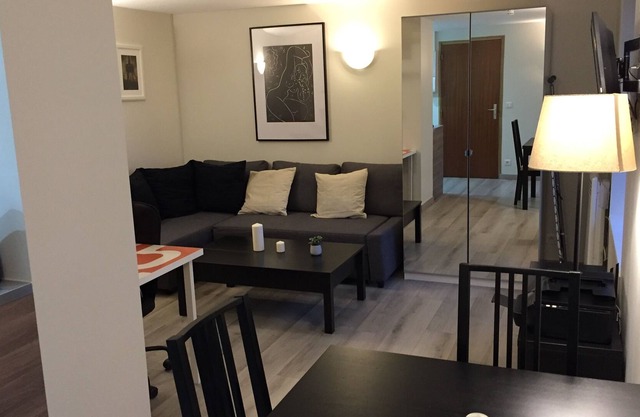 Duplex, 32 m2, 1.6 km from CET. Private garden