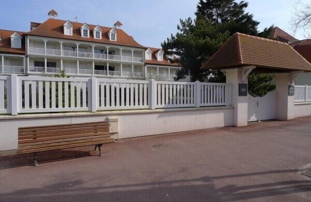 duplex apartment in high standing residence calm near sea
