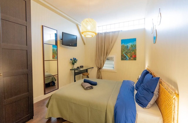 Duplex de 120 m2, comprenant 2 chambres, 2 salles de bain, 1 salon , 1 cuisine