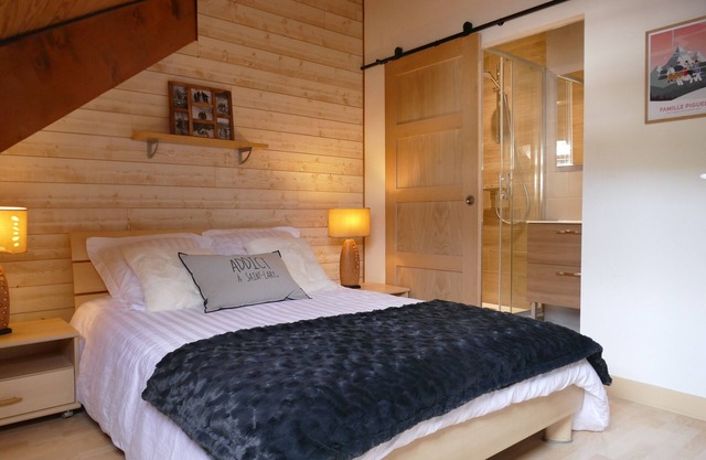 Duplex for 6 people, 300 m from cable cars, St Lary center, terrace.