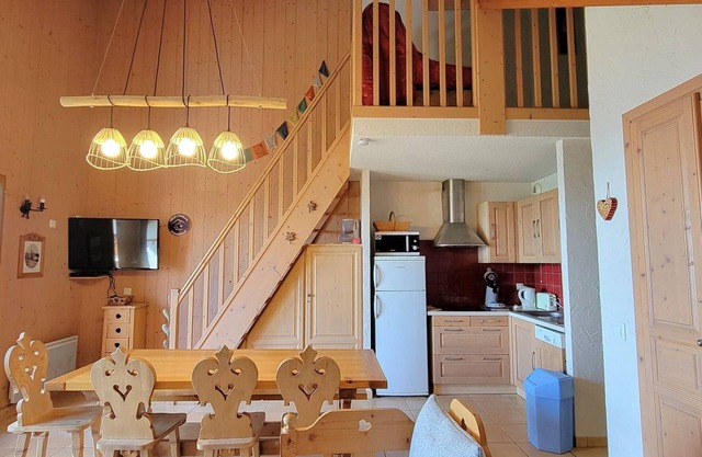Duplex 7 Guests, South Balcony, Fireplace, Free Wifi, Pets Welcome, Saint-Michel-de-Chaillol