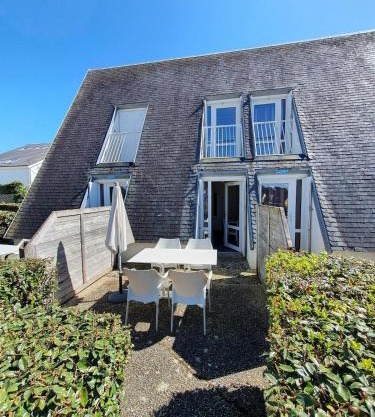 Duplex proche de la mer avec piscine