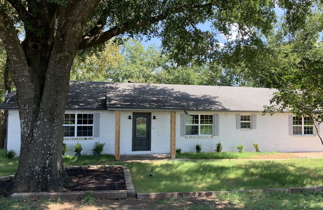 Durant 4BDR house/56 acres less than a 1/2 mile/Choctaw Casino