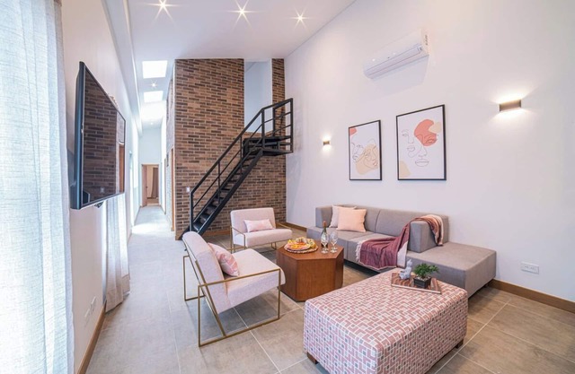 E303 - Top Floor 3-Bed With Private Terrace & A/C
