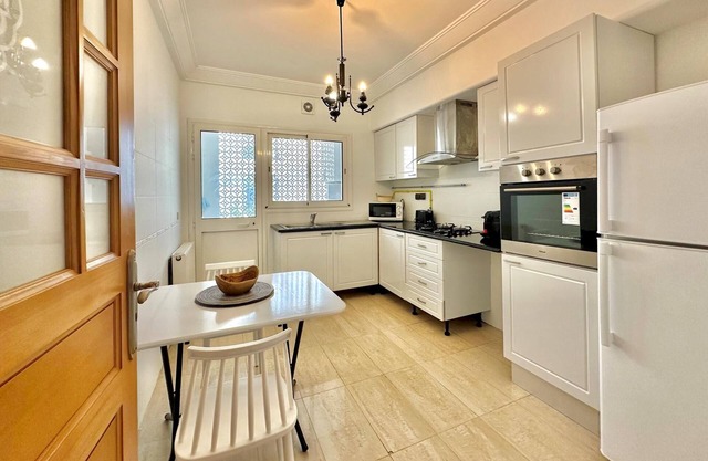 E4 Spacious and cozy 2 bds in La Marsa