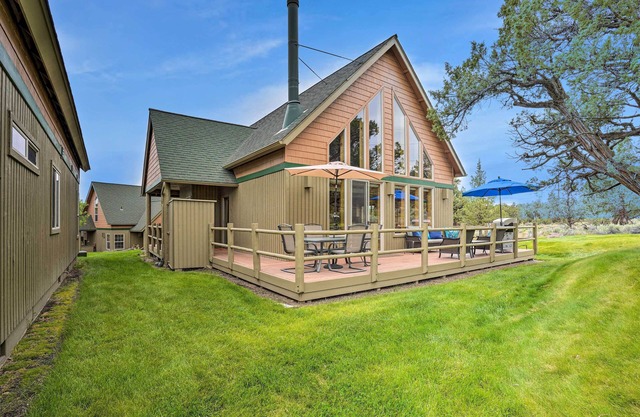 Eagle Crest Retreat w/Great WiFi & Resort Access!