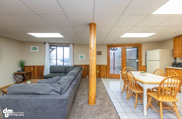 Eagle's Haven - Lower - 2 bedroom, 1 Bath