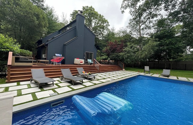 EAST HAMPTON JEWELBOX: SALT WATER POOL, JACUZZI, SAUNA, OUTDOOR SHOWER!