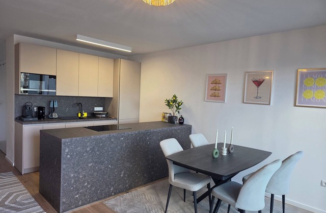 Easy Access to old town X 2-bedroom apartment with WiFi