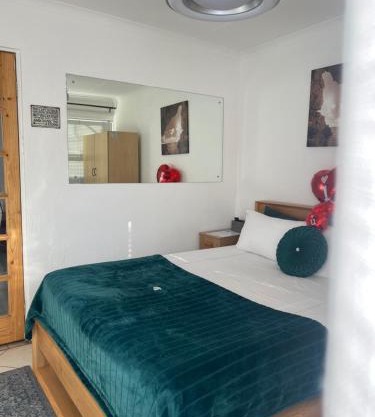 EasyStay Hideaway