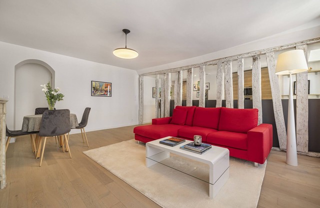 Ecarlate, very nice 2 bedroom 2 bathroom apartment