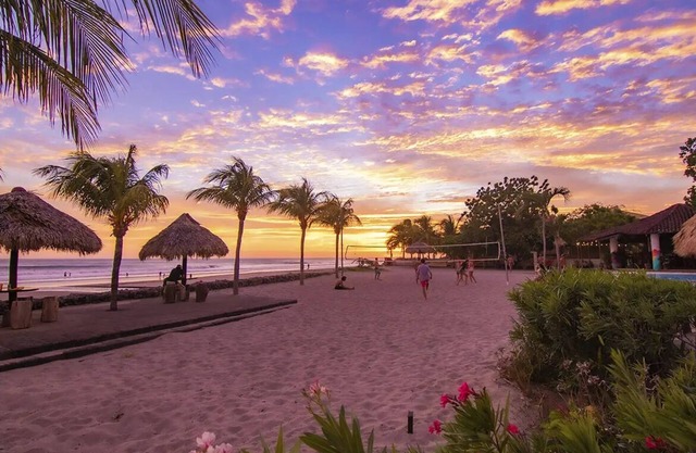 Eco Casita Azul Golf View 5 min to the beach in Hacienda Iguana