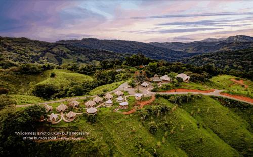 Eco Luxe Glamping Nest #9 - 2 Queen Beds at Holos