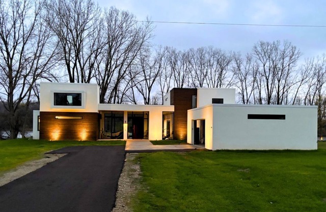 🍃EcoLux Estate w/La Canche Range & Hot Tub: 7 miles to UM