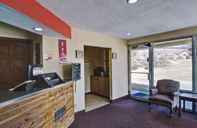 Econo Lodge Near Bluefield College