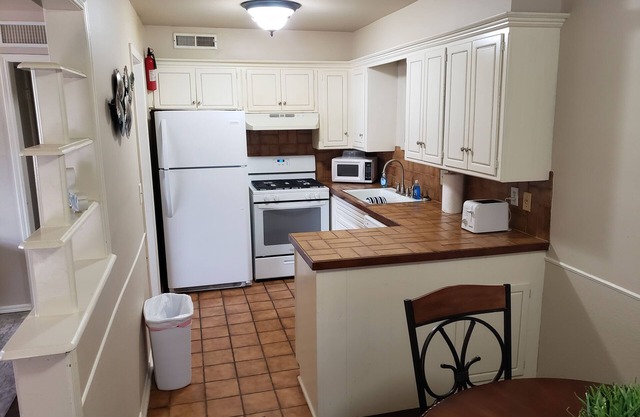 Economy near Baptist Hospital, 2 Bedroom Condo #202