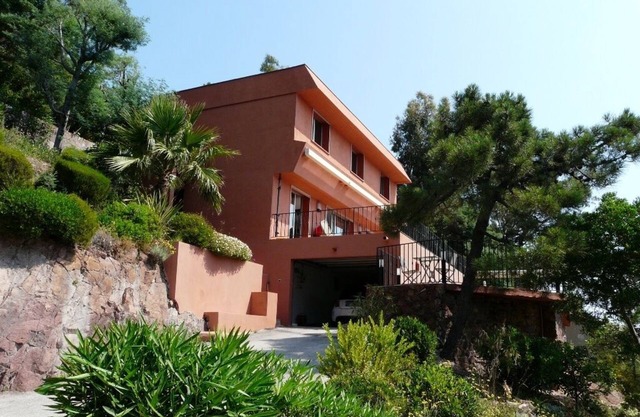 EdenVic Villa by the sea. Private estate with 2 brothers creek