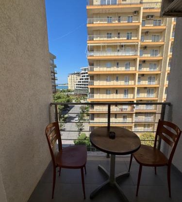 Edi apartment with a sea view