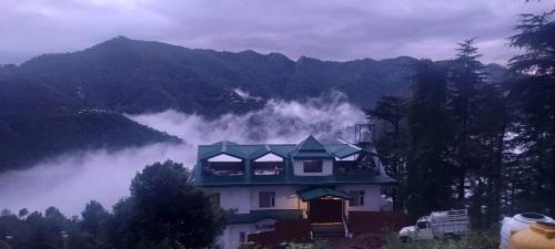 Eesh Aawas Homestay